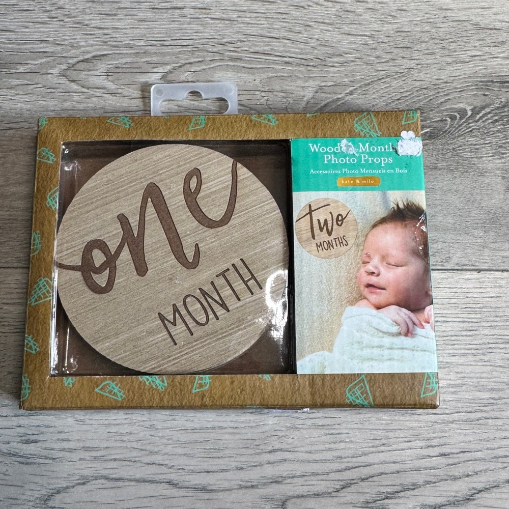 NIB Kate & Milo Wooden Monthly Baby Milestone Photo Props 12 Discs‎ Set
